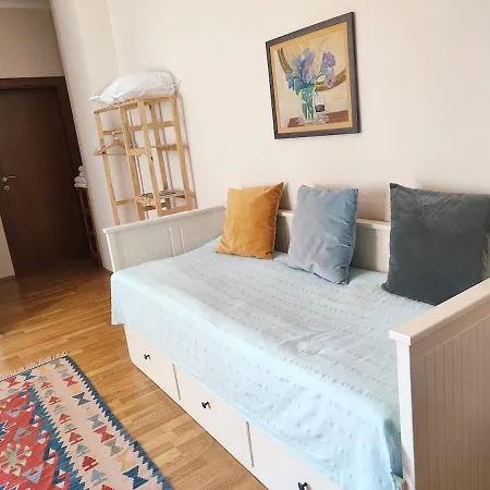 Juno A Flat In The * Selcuk